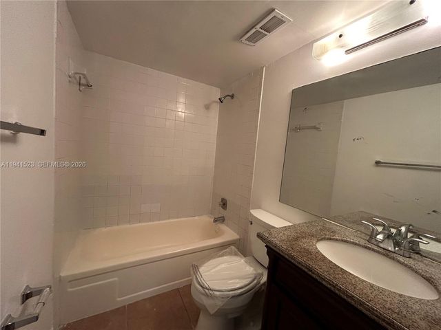 4354 NW 9th Avenue 121C, Deerfield Beach, FL 33064