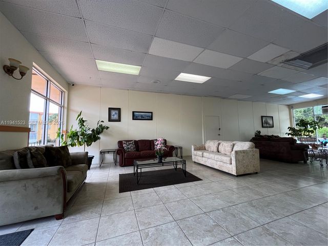 4354 NW 9th Avenue 121C, Deerfield Beach, FL 33064