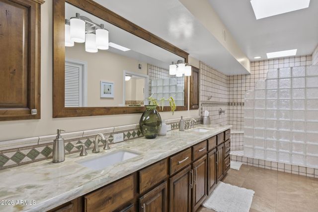 5801 N 25TH Place, Phoenix, AZ 85016