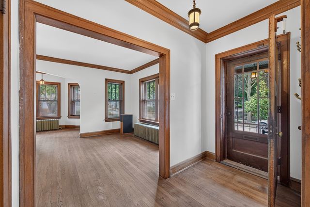 1100 S Scoville Avenue, Oak Park, IL 60304