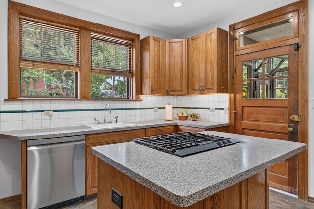 1100 S Scoville Avenue, Oak Park, IL 60304