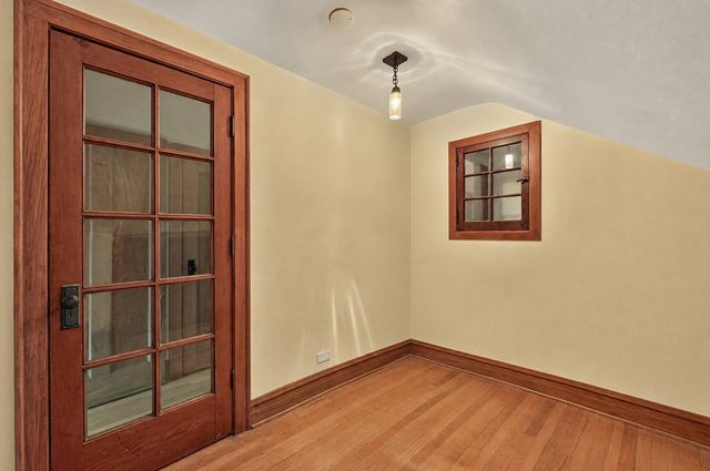 1100 S Scoville Avenue, Oak Park, IL 60304