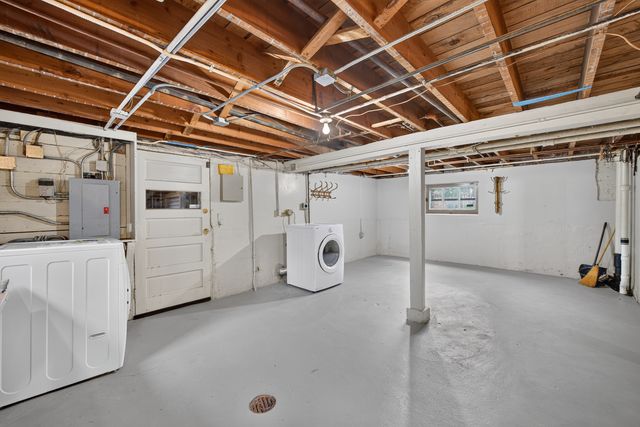 1100 S Scoville Avenue, Oak Park, IL 60304