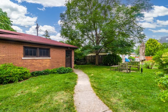 1100 S Scoville Avenue, Oak Park, IL 60304