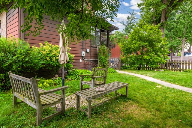 1100 S Scoville Avenue, Oak Park, IL 60304
