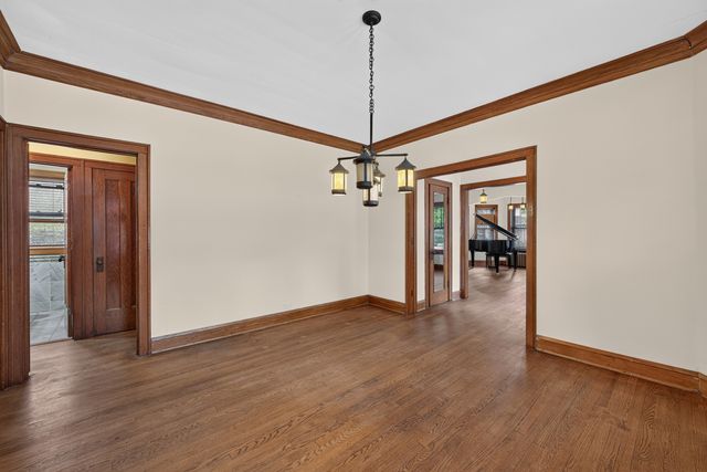 1100 S Scoville Avenue, Oak Park, IL 60304