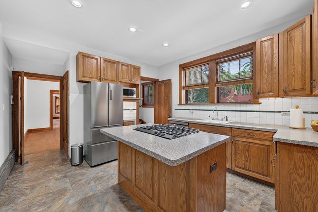 1100 S Scoville Avenue, Oak Park, IL 60304