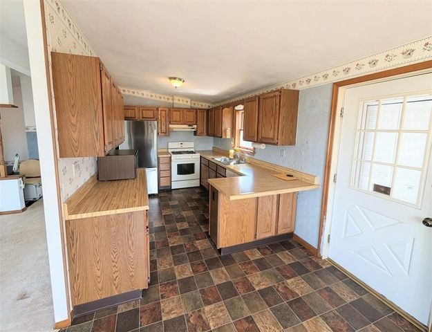 4096 Old Salt Rd, Niles, NY 13152