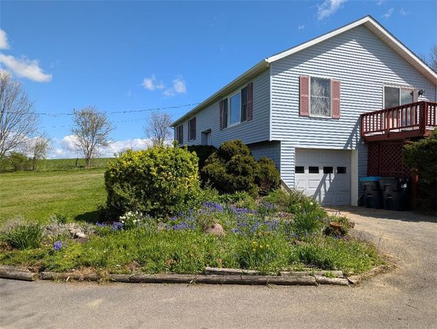 4096 Old Salt Rd, Niles, NY 13152