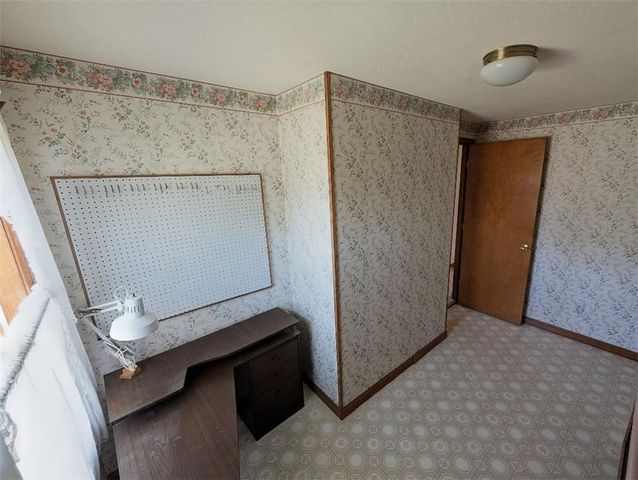 4096 Old Salt Rd, Niles, NY 13152