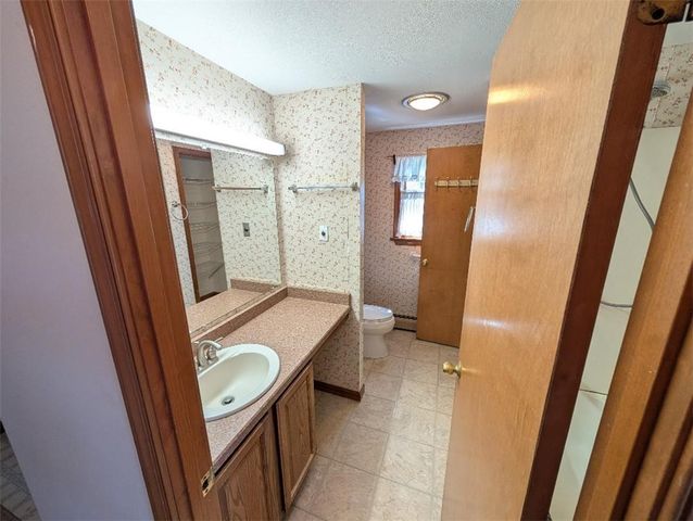 4096 Old Salt Rd, Niles, NY 13152