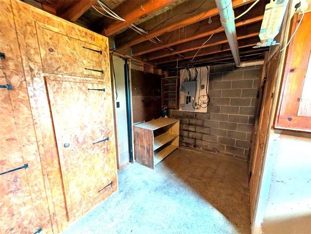 4096 Old Salt Rd, Niles, NY 13152