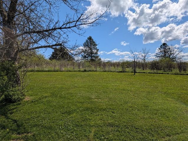 4096 Old Salt Rd, Niles, NY 13152