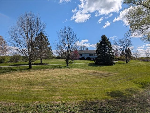 4096 Old Salt Rd, Niles, NY 13152