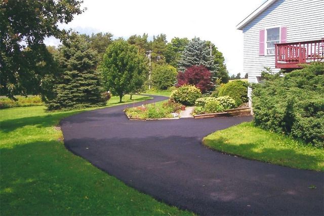 4096 Old Salt Rd, Niles, NY 13152