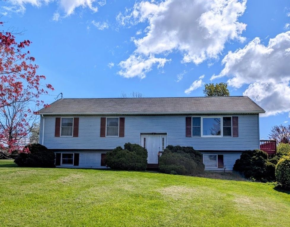 4096 Old Salt Rd, Niles, NY 13152