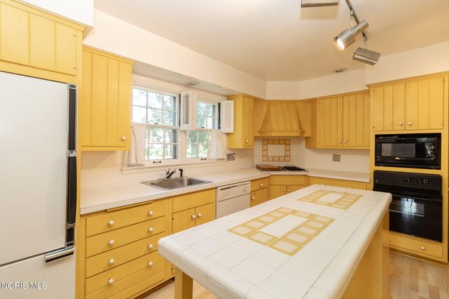5935 Winding Way Drive, Sylvania, OH 43560
