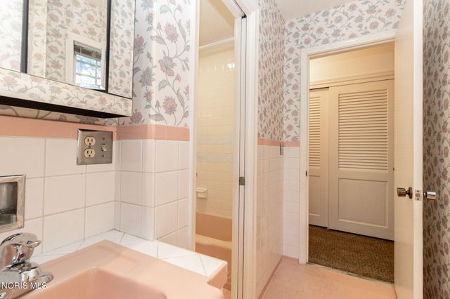 5935 Winding Way Drive, Sylvania, OH 43560