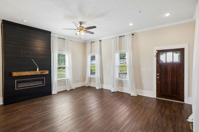 144 N Vine St, Ashland City, TN 37015