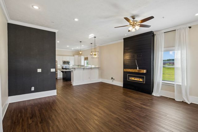 144 N Vine St, Ashland City, TN 37015