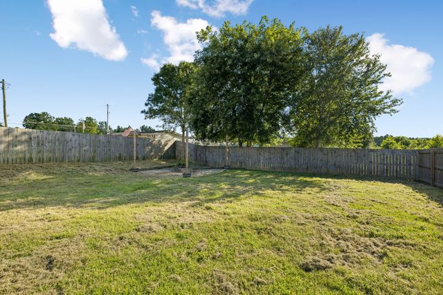 144 N Vine St, Ashland City, TN 37015