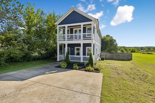 144 N Vine St, Ashland City, TN 37015