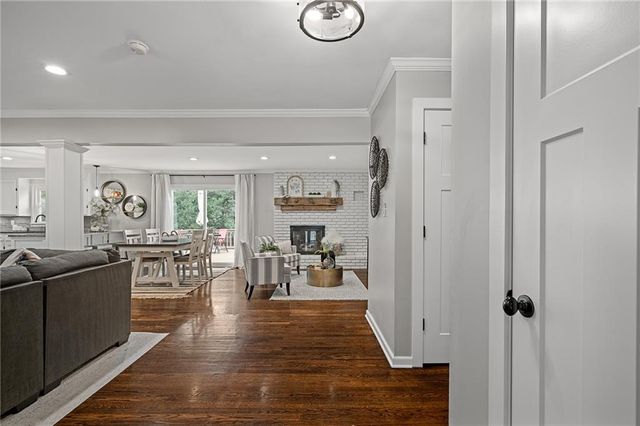 3900 W 98th Terrace, Overland Park, KS 66207