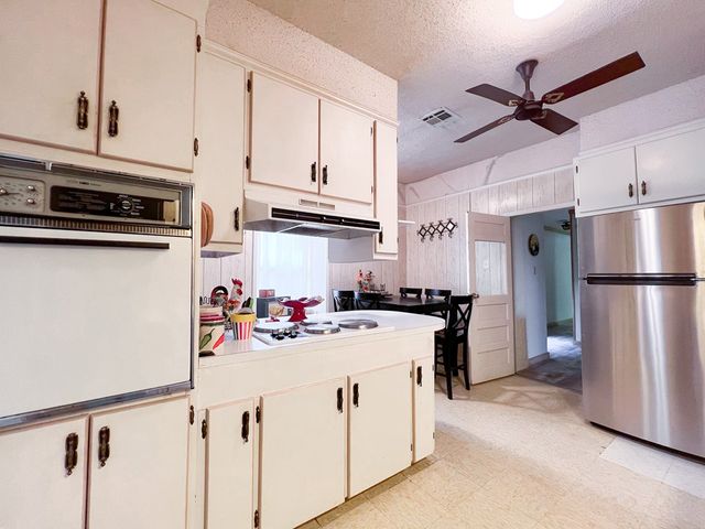 506 W Texas St, Marfa, TX 79843