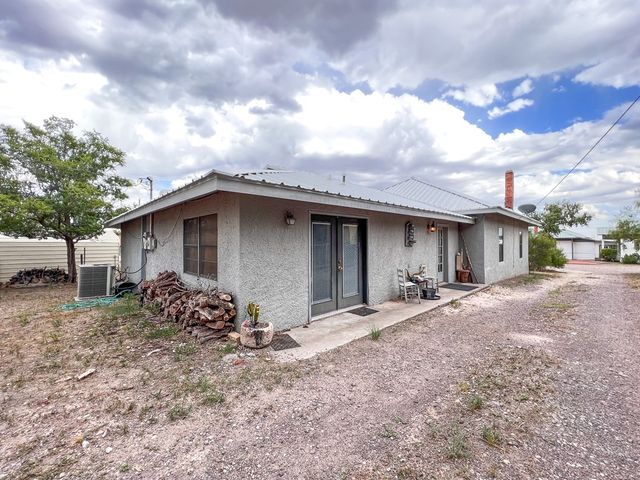 506 W Texas St, Marfa, TX 79843