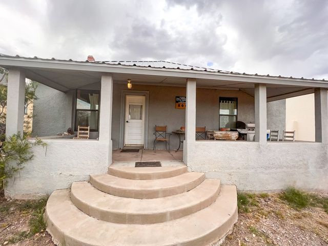 506 W Texas St, Marfa, TX 79843