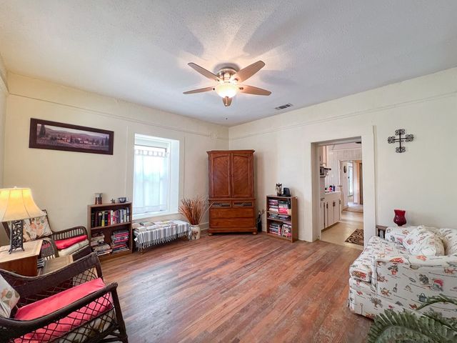 506 W Texas St, Marfa, TX 79843
