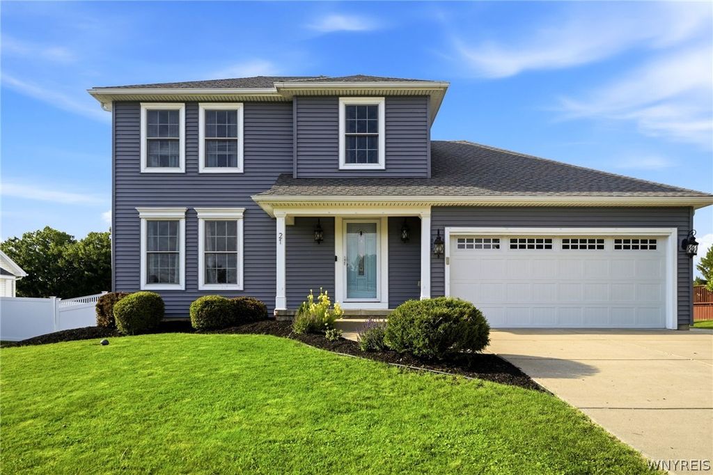 21 Sunset Creek Drive, West Seneca, NY 14224
