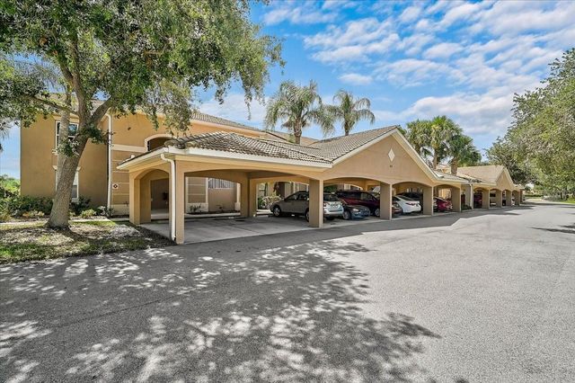 915 FAIRWAYCOVE LANE 201, Bradenton, FL 34212