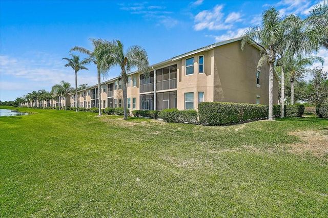 915 FAIRWAYCOVE LANE 201, Bradenton, FL 34212