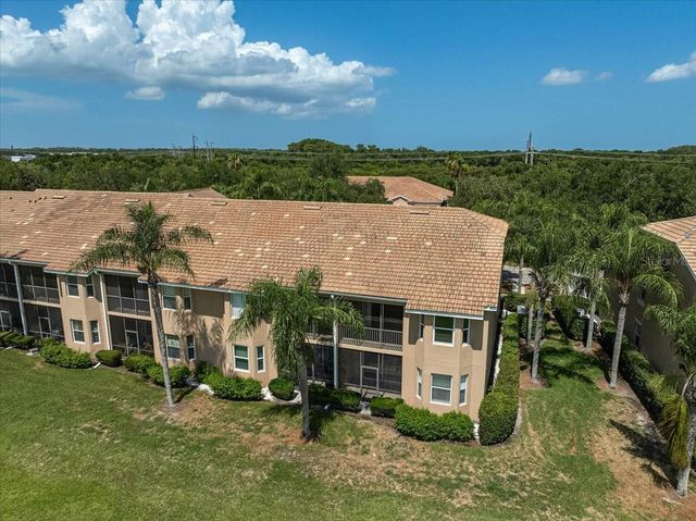 915 FAIRWAYCOVE LANE 201, Bradenton, FL 34212
