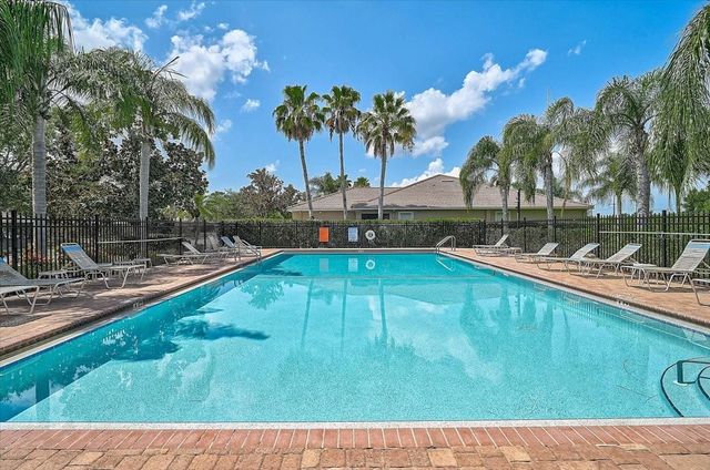 915 FAIRWAYCOVE LANE 201, Bradenton, FL 34212