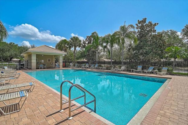 915 FAIRWAYCOVE LANE 201, Bradenton, FL 34212