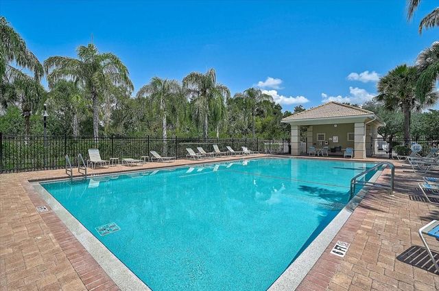 915 FAIRWAYCOVE LANE 201, Bradenton, FL 34212