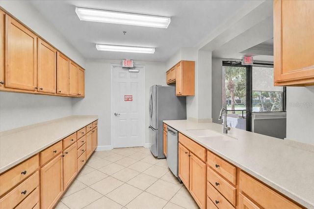 915 FAIRWAYCOVE LANE 201, Bradenton, FL 34212
