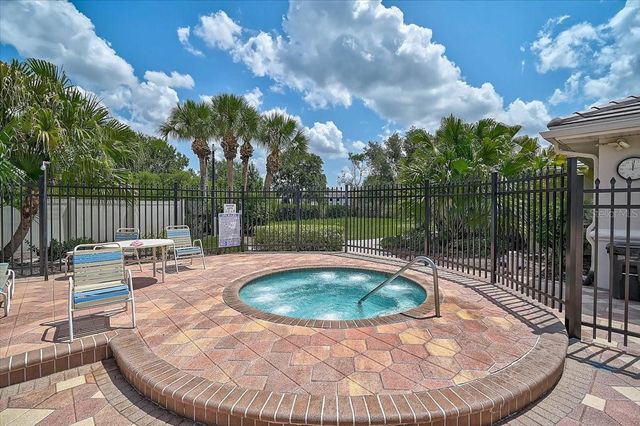 915 FAIRWAYCOVE LANE 201, Bradenton, FL 34212