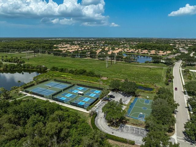 915 FAIRWAYCOVE LANE 201, Bradenton, FL 34212