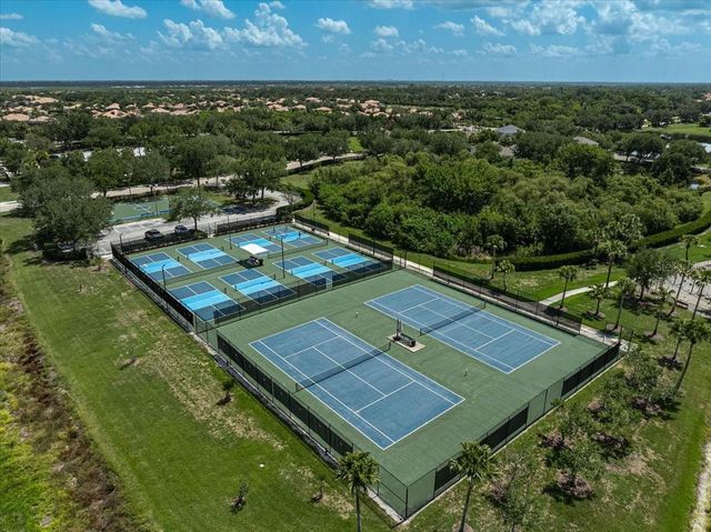 915 FAIRWAYCOVE LANE 201, Bradenton, FL 34212