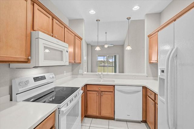 915 FAIRWAYCOVE LANE 201, Bradenton, FL 34212
