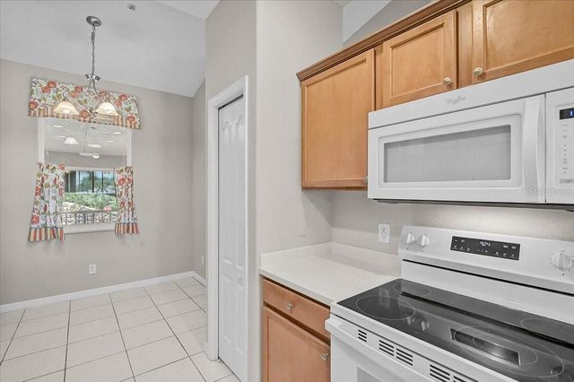 915 FAIRWAYCOVE LANE 201, Bradenton, FL 34212