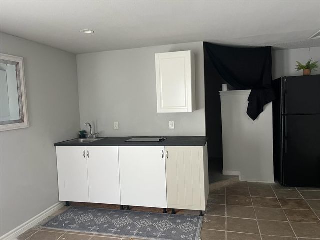 2125 Fairway Drive, Angleton, TX 77515