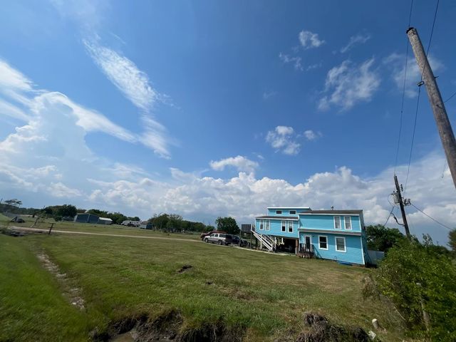 2125 Fairway Drive, Angleton, TX 77515