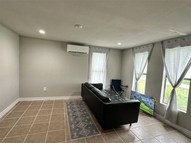 2125 Fairway Drive, Angleton, TX 77515