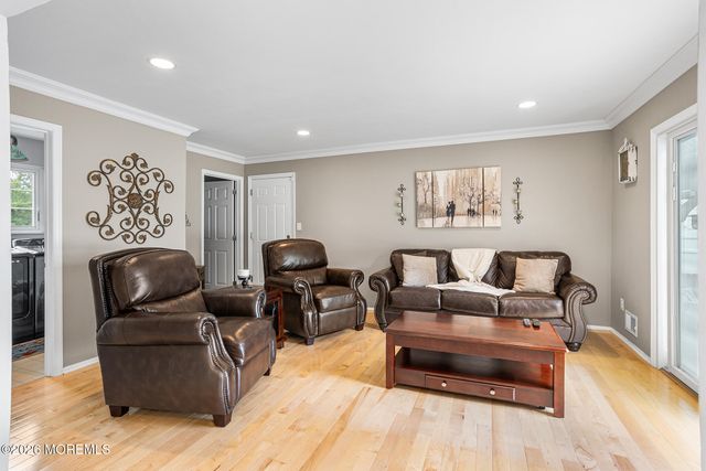 1 Treeview Lane, Cliffwood, NJ 07721