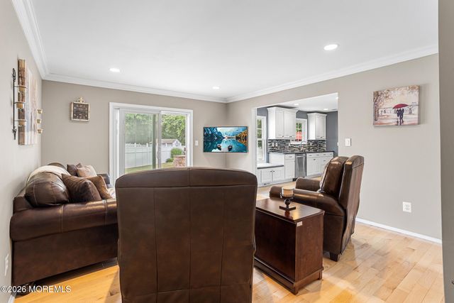 1 Treeview Lane, Cliffwood, NJ 07721
