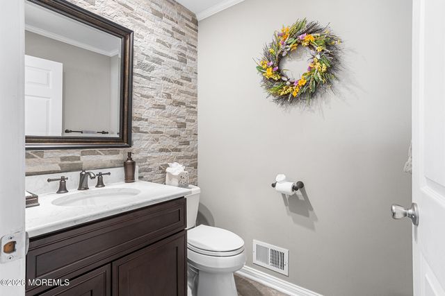 1 Treeview Lane, Cliffwood, NJ 07721